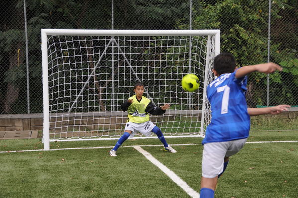 Cancha sintética Liborina
Cancha sintética Liborina
Fecha: Abril 8 de 2015
Para descargar esta fotografía en alta resolución, haga clic sobre la imagen hasta que la misma se despliegue en la pantalla completa; luego dé clic derecho y elija la opción "guardar imagen como". 
En caso de publicación por cualquier medio, solicitamos acompañarla del crédito: "Foto EPM"

Palabras clave: Cancha sintética Liborina