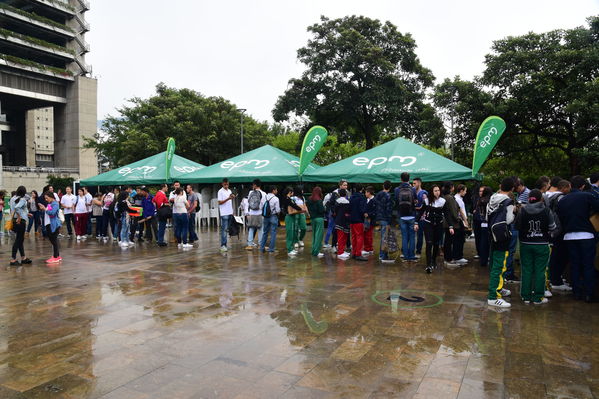 Circuito Solar EPM
Circuito Solar EPM
Fecha: Agosto 11 de 2017
Para descargar esta fotografía en alta resolución, haga clic sobre la imagen hasta que la misma se despliegue en la pantalla completa; luego dé clic derecho y elija la opción "guardar imagen como". 
En caso de publicación por cualquier medio, solicitamos acompañarla del crédito: "Foto EPM"
Palabras clave: Circuito Solar EPM