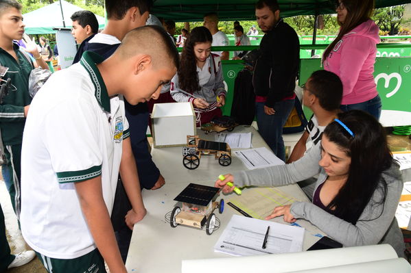 Circuito Solar EPM
Circuito Solar EPM
Fecha: Agosto 11 de 2017
Para descargar esta fotografía en alta resolución, haga clic sobre la imagen hasta que la misma se despliegue en la pantalla completa; luego dé clic derecho y elija la opción "guardar imagen como". 
En caso de publicación por cualquier medio, solicitamos acompañarla del crédito: "Foto EPM"
Palabras clave: Circuito Solar EPM