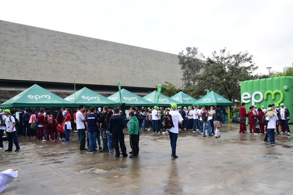 Circuito Solar EPM
Circuito Solar EPM
Fecha: Agosto 11 de 2017
Para descargar esta fotografía en alta resolución, haga clic sobre la imagen hasta que la misma se despliegue en la pantalla completa; luego dé clic derecho y elija la opción "guardar imagen como". 
En caso de publicación por cualquier medio, solicitamos acompañarla del crédito: "Foto EPM"
Palabras clave: Circuito Solar EPM