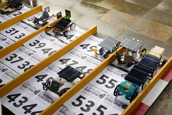 Circuito Solar EPM
Circuito Solar EPM
Fecha: Agosto 11 de 2017
Para descargar esta fotografía en alta resolución, haga clic sobre la imagen hasta que la misma se despliegue en la pantalla completa; luego dé clic derecho y elija la opción "guardar imagen como". 
En caso de publicación por cualquier medio, solicitamos acompañarla del crédito: "Foto EPM"
Palabras clave: Circuito Solar EPM