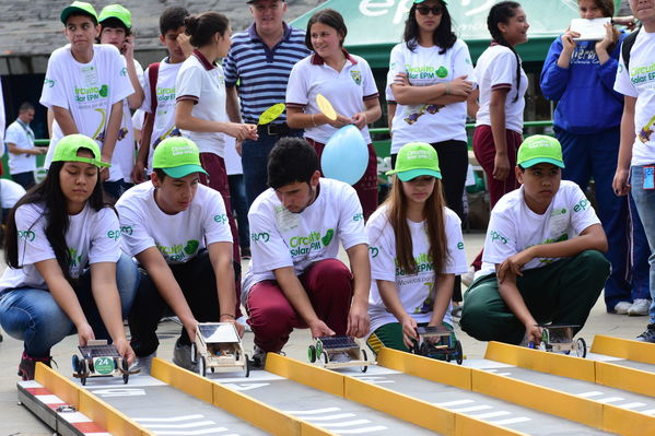 Circuito Solar EPM
Circuito Solar EPM
Fecha: Agosto 11 de 2017
Para descargar esta fotografía en alta resolución, haga clic sobre la imagen hasta que la misma se despliegue en la pantalla completa; luego dé clic derecho y elija la opción "guardar imagen como". 
En caso de publicación por cualquier medio, solicitamos acompañarla del crédito: "Foto EPM"
Palabras clave: Circuito Solar EPM