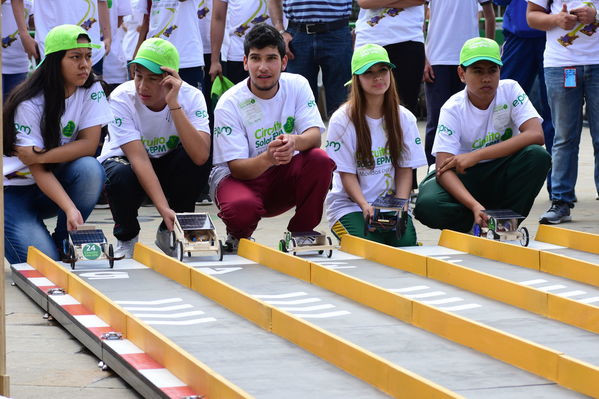 Circuito Solar EPM
Circuito Solar EPM
Fecha: Agosto 11 de 2017
Para descargar esta fotografía en alta resolución, haga clic sobre la imagen hasta que la misma se despliegue en la pantalla completa; luego dé clic derecho y elija la opción "guardar imagen como". 
En caso de publicación por cualquier medio, solicitamos acompañarla del crédito: "Foto EPM"
Palabras clave: Circuito Solar EPM