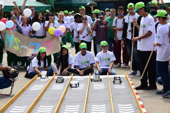 Circuito Solar EPM
Circuito Solar EPM
Fecha: Agosto 11 de 2017
Para descargar esta fotografía en alta resolución, haga clic sobre la imagen hasta que la misma se despliegue en la pantalla completa; luego dé clic derecho y elija la opción "guardar imagen como". 
En caso de publicación por cualquier medio, solicitamos acompañarla del crédito: "Foto EPM"
Palabras clave: Circuito Solar EPM