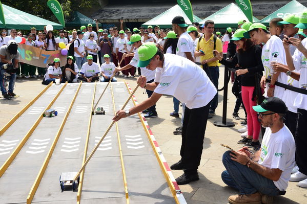 Circuito Solar EPM
Circuito Solar EPM
Fecha: Agosto 11 de 2017
Para descargar esta fotografía en alta resolución, haga clic sobre la imagen hasta que la misma se despliegue en la pantalla completa; luego dé clic derecho y elija la opción "guardar imagen como". 
En caso de publicación por cualquier medio, solicitamos acompañarla del crédito: "Foto EPM"
Palabras clave: Circuito Solar EPM