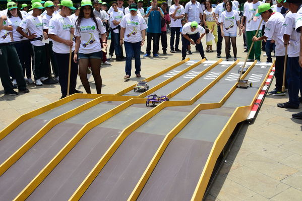 Circuito Solar EPM
Circuito Solar EPM
Fecha: Agosto 11 de 2017
Para descargar esta fotografía en alta resolución, haga clic sobre la imagen hasta que la misma se despliegue en la pantalla completa; luego dé clic derecho y elija la opción "guardar imagen como". 
En caso de publicación por cualquier medio, solicitamos acompañarla del crédito: "Foto EPM"
Palabras clave: Circuito Solar EPM