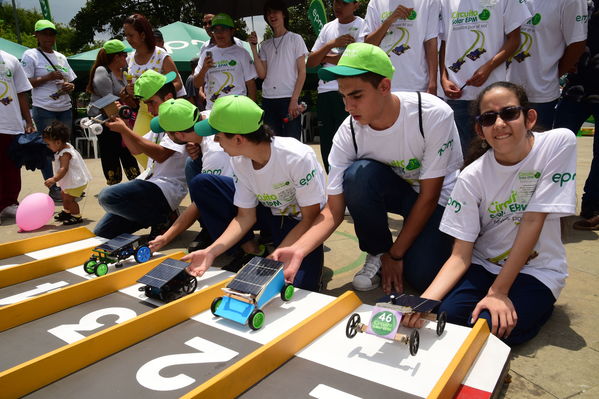 Circuito Solar EPM
Circuito Solar EPM
Fecha: Agosto 11 de 2017
Para descargar esta fotografía en alta resolución, haga clic sobre la imagen hasta que la misma se despliegue en la pantalla completa; luego dé clic derecho y elija la opción "guardar imagen como". 
En caso de publicación por cualquier medio, solicitamos acompañarla del crédito: "Foto EPM"

