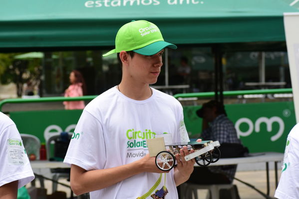 Circuito Solar EPM
Circuito Solar EPM
Fecha: Agosto 11 de 2017
Para descargar esta fotografía en alta resolución, haga clic sobre la imagen hasta que la misma se despliegue en la pantalla completa; luego dé clic derecho y elija la opción "guardar imagen como". 
En caso de publicación por cualquier medio, solicitamos acompañarla del crédito: "Foto EPM"
Palabras clave: Circuito Solar EPM