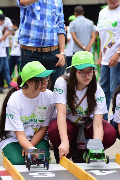 Circuito Solar EPM
Circuito Solar EPM
Fecha: Agosto 11 de 2017
Para descargar esta fotografía en alta resolución, haga clic sobre la imagen hasta que la misma se despliegue en la pantalla completa; luego dé clic derecho y elija la opción "guardar imagen como". 
En caso de publicación por cualquier medio, solicitamos acompañarla del crédito: "Foto EPM"
Palabras clave: Circuito Solar EPM