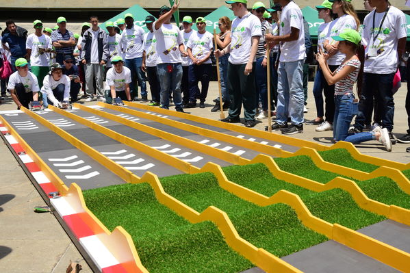 Circuito Solar EPM
Circuito Solar EPM
Fecha: Agosto 11 de 2017
Para descargar esta fotografía en alta resolución, haga clic sobre la imagen hasta que la misma se despliegue en la pantalla completa; luego dé clic derecho y elija la opción "guardar imagen como". 
En caso de publicación por cualquier medio, solicitamos acompañarla del crédito: "Foto EPM"
Palabras clave: Circuito Solar EPM