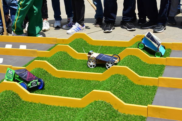 Circuito Solar EPM
Circuito Solar EPM
Fecha: Agosto 11 de 2017
Para descargar esta fotografía en alta resolución, haga clic sobre la imagen hasta que la misma se despliegue en la pantalla completa; luego dé clic derecho y elija la opción "guardar imagen como". 
En caso de publicación por cualquier medio, solicitamos acompañarla del crédito: "Foto EPM"                                                                           
Palabras clave: Circuito Solar EPM