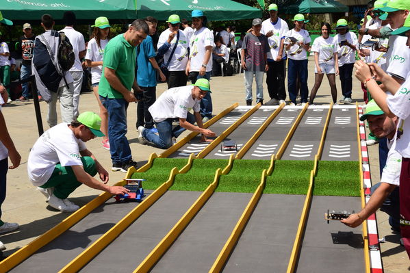 Circuito Solar EPM
Circuito Solar EPM
Fecha: Agosto 11 de 2017
Para descargar esta fotografía en alta resolución, haga clic sobre la imagen hasta que la misma se despliegue en la pantalla completa; luego dé clic derecho y elija la opción "guardar imagen como". 
En caso de publicación por cualquier medio, solicitamos acompañarla del crédito: "Foto EPM"
Palabras clave: Circuito Solar EPM