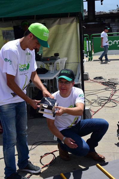 Circuito Solar EPM
Circuito Solar EPM
Fecha: Agosto 11 de 2017
Para descargar esta fotografía en alta resolución, haga clic sobre la imagen hasta que la misma se despliegue en la pantalla completa; luego dé clic derecho y elija la opción "guardar imagen como". 
En caso de publicación por cualquier medio, solicitamos acompañarla del crédito: "Foto EPM"
Palabras clave: Circuito Solar EPM