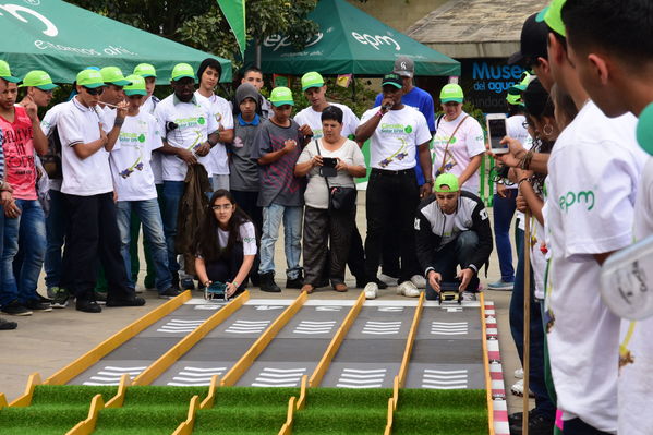 Circuito Solar EPM
Circuito Solar EPM
Fecha: Agosto 11 de 2017
Para descargar esta fotografía en alta resolución, haga clic sobre la imagen hasta que la misma se despliegue en la pantalla completa; luego dé clic derecho y elija la opción "guardar imagen como". 
En caso de publicación por cualquier medio, solicitamos acompañarla del crédito: "Foto EPM"
Palabras clave: Circuito Solar EPM