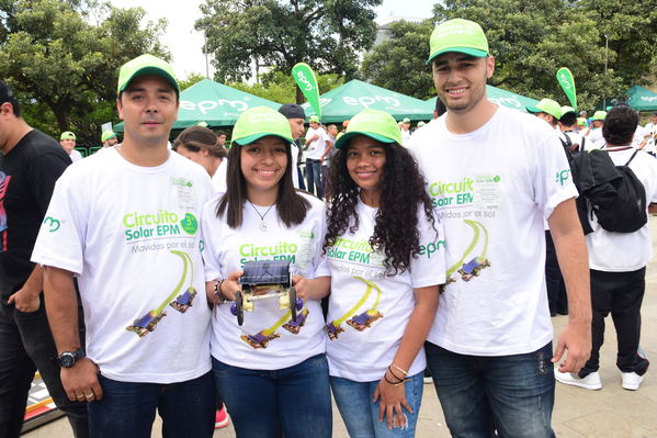 Circuito Solar EPM
Circuito Solar EPM
Fecha: Agosto 11 de 2017
Para descargar esta fotografía en alta resolución, haga clic sobre la imagen hasta que la misma se despliegue en la pantalla completa; luego dé clic derecho y elija la opción "guardar imagen como". 
En caso de publicación por cualquier medio, solicitamos acompañarla del crédito: "Foto EPM"
Palabras clave: Circuito Solar EPM
