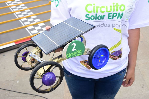 Circuito Solar EPM
Circuito Solar EPM
Fecha: Agosto 11 de 2017
Para descargar esta fotografía en alta resolución, haga clic sobre la imagen hasta que la misma se despliegue en la pantalla completa; luego dé clic derecho y elija la opción "guardar imagen como". 
En caso de publicación por cualquier medio, solicitamos acompañarla del crédito: "Foto EPM"
Palabras clave: Circuito Solar EPM