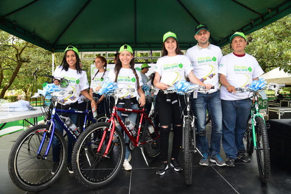 Circuito Solar EPM
Circuito Solar EPM
Fecha: Agosto 11 de 2017
Para descargar esta fotografía en alta resolución, haga clic sobre la imagen hasta que la misma se despliegue en la pantalla completa; luego dé clic derecho y elija la opción "guardar imagen como". 
En caso de publicación por cualquier medio, solicitamos acompañarla del crédito: "Foto EPM"
Palabras clave: Circuito Solar EPM
