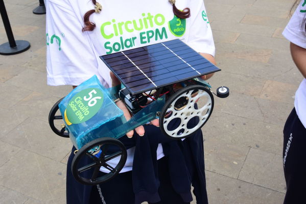 Circuito Solar EPM
Circuito Solar EPM
Fecha: Agosto 11 de 2017
Para descargar esta fotografía en alta resolución, haga clic sobre la imagen hasta que la misma se despliegue en la pantalla completa; luego dé clic derecho y elija la opción "guardar imagen como". 
En caso de publicación por cualquier medio, solicitamos acompañarla del crédito: "Foto EPM"
Palabras clave: Circuito Solar EPM