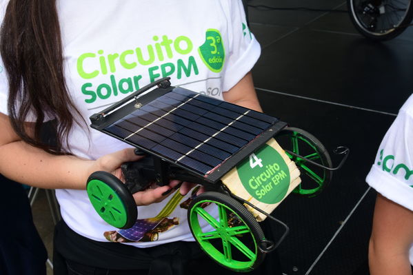 Circuito Solar EPM
Circuito Solar EPM
Fecha: Agosto 11 de 2017
Para descargar esta fotografía en alta resolución, haga clic sobre la imagen hasta que la misma se despliegue en la pantalla completa; luego dé clic derecho y elija la opción "guardar imagen como". 
En caso de publicación por cualquier medio, solicitamos acompañarla del crédito: "Foto EPM"
Palabras clave: Circuito Solar EPM