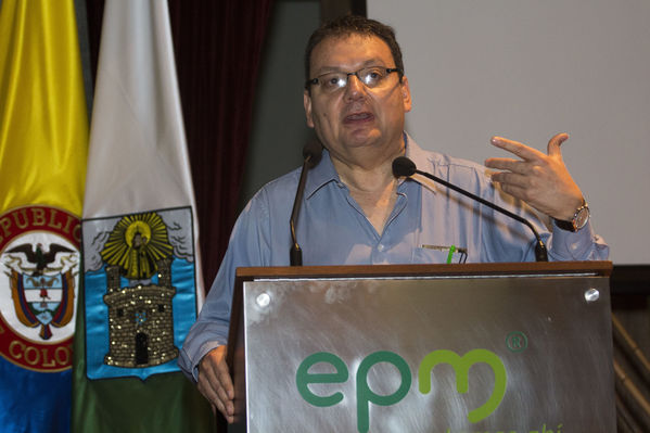Encuentro de RSE
Encuentro de RSE
Fecha: Agosto 19 de 2016
Para descargar esta fotografía en alta resolución, haga clic sobre la imagen hasta que la misma se despliegue en la pantalla completa; luego dé clic derecho y elija la opción "guardar imagen como". 
En caso de publicación por cualquier medio, solicitamos acompañarla del crédito: "Foto EPM"
Palabras clave: Encuentro RSE