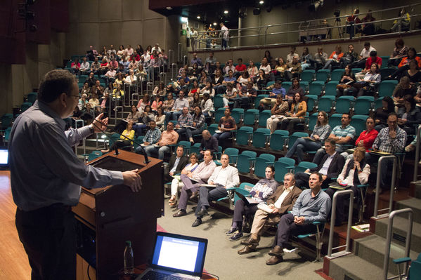 Encuentro de RSE
Encuentro de RSE
Fecha: Agosto 19 de 2016
Para descargar esta fotografía en alta resolución, haga clic sobre la imagen hasta que la misma se despliegue en la pantalla completa; luego dé clic derecho y elija la opción "guardar imagen como". 
En caso de publicación por cualquier medio, solicitamos acompañarla del crédito: "Foto EPM"
Palabras clave: Encuentro RSE