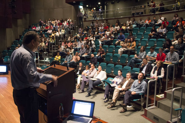 Encuentro de RSE
Encuentro de RSE
Fecha: Agosto 19 de 2016
Para descargar esta fotografía en alta resolución, haga clic sobre la imagen hasta que la misma se despliegue en la pantalla completa; luego dé clic derecho y elija la opción "guardar imagen como". 
En caso de publicación por cualquier medio, solicitamos acompañarla del crédito: "Foto EPM"
Palabras clave: Encuentro RSE