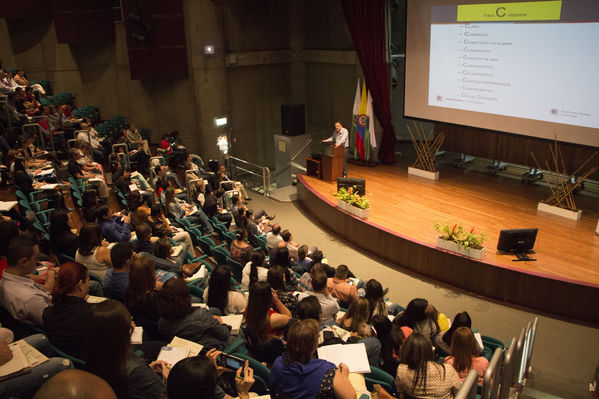 Encuentro de RSE
Encuentro de RSE
Fecha: Agosto 19 de 2016
Para descargar esta fotografía en alta resolución, haga clic sobre la imagen hasta que la misma se despliegue en la pantalla completa; luego dé clic derecho y elija la opción "guardar imagen como". 
En caso de publicación por cualquier medio, solicitamos acompañarla del crédito: "Foto EPM"
Palabras clave: Encuentro RSE