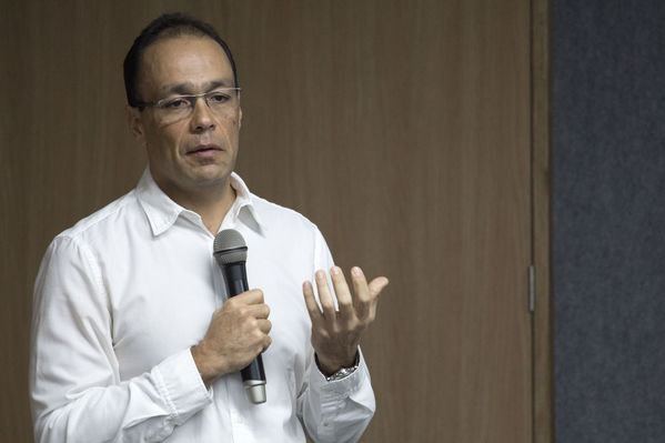Conversatorio sobre el proyecto Centro Parrilla
Conversatorio sobre el proyecto Centro Parrilla
Fecha: Agosto 22 de 2016
Para descargar esta fotografía en alta resolución, haga clic sobre la imagen hasta que la misma se despliegue en la pantalla completa; luego dé clic derecho y elija la opción "guardar imagen como". 
En caso de publicación por cualquier medio, solicitamos acompañarla del crédito: "Foto EPM"
Palabras clave: Conversatorio proyecto Centro Parrilla