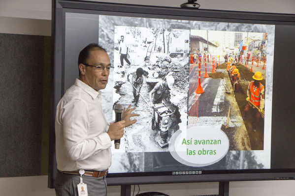 Conversatorio sobre el proyecto Centro Parrilla
Conversatorio sobre el proyecto Centro Parrilla
Fecha: Agosto 22 de 2016
Para descargar esta fotografía en alta resolución, haga clic sobre la imagen hasta que la misma se despliegue en la pantalla completa; luego dé clic derecho y elija la opción "guardar imagen como". 
En caso de publicación por cualquier medio, solicitamos acompañarla del crédito: "Foto EPM"
Palabras clave: Conversatorio proyecto Centro Parrilla