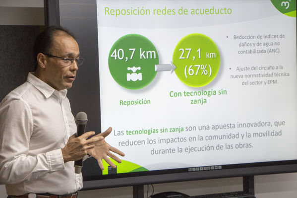 Conversatorio sobre el proyecto Centro Parrilla
Conversatorio sobre el proyecto Centro Parrilla
Fecha: Agosto 22 de 2016
Para descargar esta fotografía en alta resolución, haga clic sobre la imagen hasta que la misma se despliegue en la pantalla completa; luego dé clic derecho y elija la opción "guardar imagen como". 
En caso de publicación por cualquier medio, solicitamos acompañarla del crédito: "Foto EPM"
Palabras clave: Conversatorio proyecto Centro Parrilla