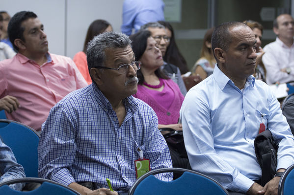 Conversatorio sobre el proyecto Centro Parrilla
Conversatorio sobre el proyecto Centro Parrilla
Fecha: Agosto 22 de 2016
Para descargar esta fotografía en alta resolución, haga clic sobre la imagen hasta que la misma se despliegue en la pantalla completa; luego dé clic derecho y elija la opción "guardar imagen como". 
En caso de publicación por cualquier medio, solicitamos acompañarla del crédito: "Foto EPM"
Palabras clave: Conversatorio proyecto Centro Parrilla