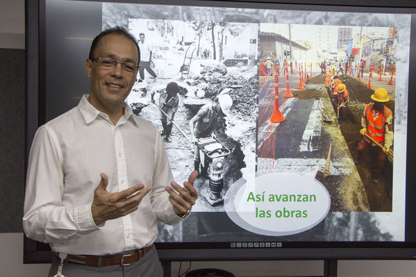 Conversatorio sobre el proyecto Centro Parrilla
Conversatorio sobre el proyecto Centro Parrilla
Fecha: Agosto 22 de 2016
Para descargar esta fotografía en alta resolución, haga clic sobre la imagen hasta que la misma se despliegue en la pantalla completa; luego dé clic derecho y elija la opción "guardar imagen como". 
En caso de publicación por cualquier medio, solicitamos acompañarla del crédito: "Foto EPM"
Palabras clave: Conversatorio proyecto Centro Parrilla