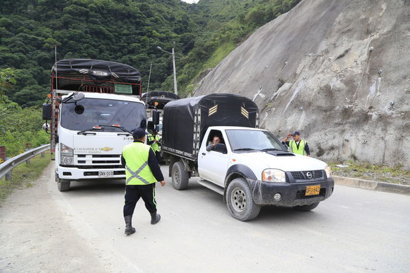 Caravanas terrestres Ituango 
Caravanas terrestres Ituango. 
Fecha: Agosto 23 2018.
Para descargar esta fotografía en alta resolución, haga clic sobre la imagen hasta que la misma se despliegue en la pantalla completa; luego dé clic derecho y elija la opción "guardar imagen como". 
En caso de publicación por cualquier medio, solicitamos acompañarla del crédito: "Foto EPM"
Palabras clave: Caravanas terrestres Ituango