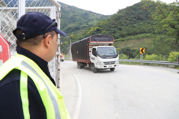 Caravanas terrestres Ituango 
Caravanas terrestres Ituango. 
Fecha: Agosto 23 2018.
Para descargar esta fotografía en alta resolución, haga clic sobre la imagen hasta que la misma se despliegue en la pantalla completa; luego dé clic derecho y elija la opción "guardar imagen como". 
En caso de publicación por cualquier medio, solicitamos acompañarla del crédito: "Foto EPM"
Palabras clave: Caravanas terrestres Ituango