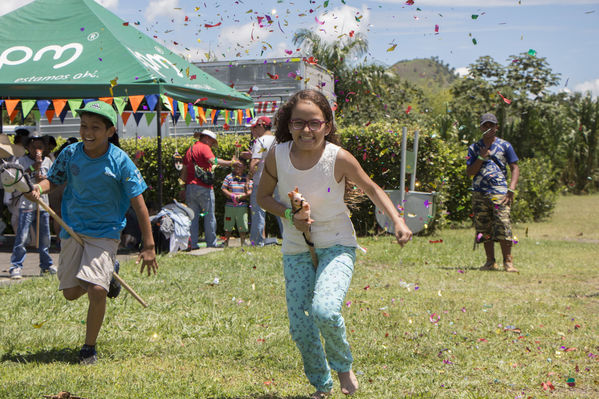 Día de la Familia EPM - Suroeste
Día de la Familia EPM - Suroeste
Fecha: Agosto 27 de 2016
Para descargar esta fotografía en alta resolución, haga clic sobre la imagen hasta que la misma se despliegue en la pantalla completa; luego dé clic derecho y elija la opción "guardar imagen como". 
En caso de publicación por cualquier medio, solicitamos acompañarla del crédito: "Foto EPM"
Palabras clave: Día Familia EPM Suroeste