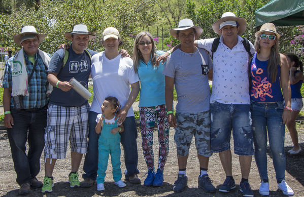 Día de la Familia EPM - Suroeste
Día de la Familia EPM - Suroeste
Fecha: Agosto 27 de 2016
Para descargar esta fotografía en alta resolución, haga clic sobre la imagen hasta que la misma se despliegue en la pantalla completa; luego dé clic derecho y elija la opción "guardar imagen como". 
En caso de publicación por cualquier medio, solicitamos acompañarla del crédito: "Foto EPM"
Palabras clave: Día Familia EPM Suroeste