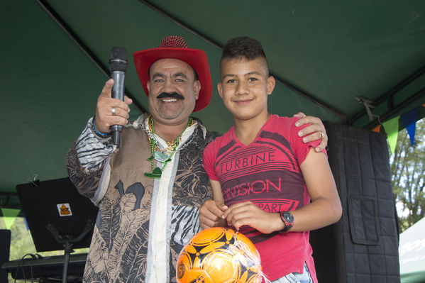 Día de la Familia EPM - Suroeste
Día de la Familia EPM - Suroeste
Fecha: Agosto 27 de 2016
Para descargar esta fotografía en alta resolución, haga clic sobre la imagen hasta que la misma se despliegue en la pantalla completa; luego dé clic derecho y elija la opción "guardar imagen como". 
En caso de publicación por cualquier medio, solicitamos acompañarla del crédito: "Foto EPM"
Palabras clave: Día Familia EPM Suroeste
