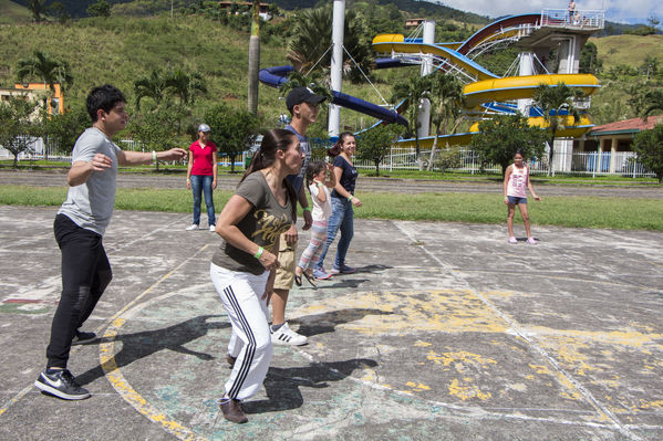 Día de la Familia EPM - Suroeste
Día de la Familia EPM - Suroeste
Fecha: Agosto 27 de 2016
Para descargar esta fotografía en alta resolución, haga clic sobre la imagen hasta que la misma se despliegue en la pantalla completa; luego dé clic derecho y elija la opción "guardar imagen como". 
En caso de publicación por cualquier medio, solicitamos acompañarla del crédito: "Foto EPM"
Palabras clave: Día Familia EPM Suroeste