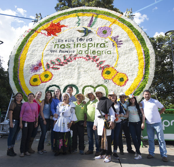 EPM en la Feria de las Flores 2016
EPM en la Feria de las Flores 2016
Fecha: Agosto 5 de 2016
Para descargar esta fotografía en alta resolución, haga clic sobre la imagen hasta que la misma se despliegue en la pantalla completa; luego dé clic derecho y elija la opción "guardar imagen como". 
En caso de publicación por cualquier medio, solicitamos acompañarla del crédito: "Foto EPM"
Palabras clave: Silleta EPM 2016