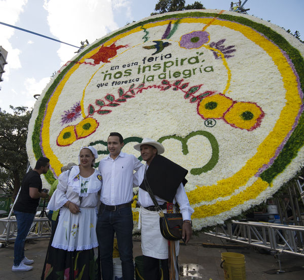 EPM en la Feria de las Flores 2016
EPM en la Feria de las Flores 2016
Fecha: Agosto 5 de 2016
Para descargar esta fotografía en alta resolución, haga clic sobre la imagen hasta que la misma se despliegue en la pantalla completa; luego dé clic derecho y elija la opción "guardar imagen como". 
En caso de publicación por cualquier medio, solicitamos acompañarla del crédito: "Foto EPM"
Palabras clave: Silleta EPM 2016