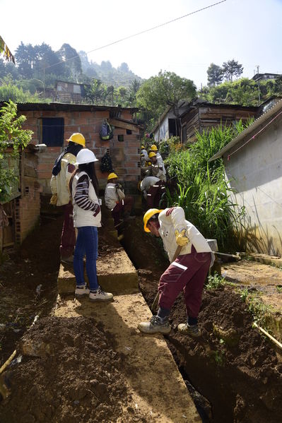 Unidos por el Agua 
Unidos por el Agua 
Agosto 1 2018
Para descargar esta fotografía en alta resolución, haga clic sobre la imagen hasta que la misma se despliegue en la pantalla completa; luego dé clic derecho y elija la opción "guardar imagen como". 
En caso de publicación por cualquier medio, solicitamos acompañarla del crédito: "Foto EPM"
Palabras clave: Unidos por el Agua