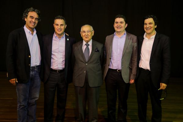 Evento central EPM 60 años 
Evento central EPM 60 años        
Fecha: Agosto 12 de 2015. Lugar: Medellín – Teatro Metropolitano
Para descargar esta fotografía en alta resolución, haga clic sobre la imagen hasta que la misma se despliegue en la pantalla completa; luego dé clic derecho y elija la opción "guardar imagen como". 
En caso de publicación por cualquier medio, solicitamos acompañarla del crédito: "Foto EPM"
Palabras clave: Evento central EPM 60 años