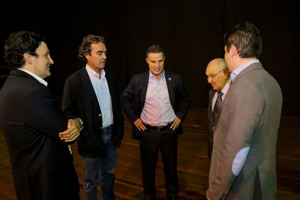 Evento central EPM 60 años 
Evento central EPM 60 años        
Fecha: Agosto 12 de 2015. Lugar: Medellín – Teatro Metropolitano
Para descargar esta fotografía en alta resolución, haga clic sobre la imagen hasta que la misma se despliegue en la pantalla completa; luego dé clic derecho y elija la opción "guardar imagen como". 
En caso de publicación por cualquier medio, solicitamos acompañarla del crédito: "Foto EPM"
Palabras clave: Evento central EPM 60 años