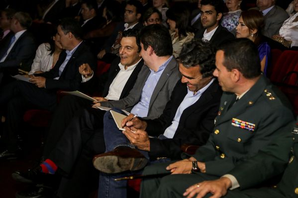 Evento central EPM 60 años 
Evento central EPM 60 años        
Fecha: Agosto 12 de 2015. Lugar: Medellín – Teatro Metropolitano
Para descargar esta fotografía en alta resolución, haga clic sobre la imagen hasta que la misma se despliegue en la pantalla completa; luego dé clic derecho y elija la opción "guardar imagen como". 
En caso de publicación por cualquier medio, solicitamos acompañarla del crédito: "Foto EPM"
Palabras clave: Evento central EPM 60 años