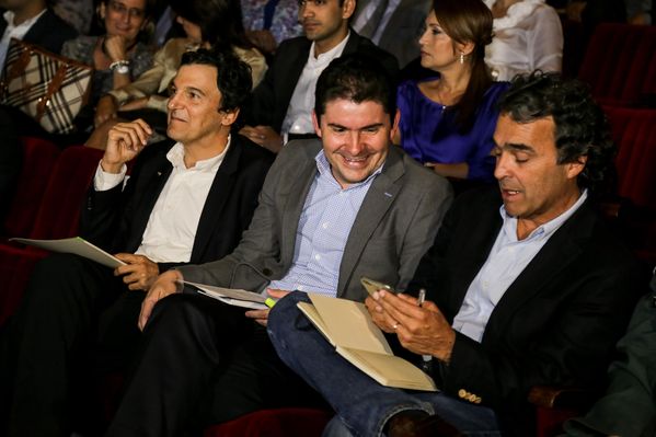 Evento central EPM 60 años 
Evento central EPM 60 años        
Fecha: Agosto 12 de 2015. Lugar: Medellín – Teatro Metropolitano
Para descargar esta fotografía en alta resolución, haga clic sobre la imagen hasta que la misma se despliegue en la pantalla completa; luego dé clic derecho y elija la opción "guardar imagen como". 
En caso de publicación por cualquier medio, solicitamos acompañarla del crédito: "Foto EPM"
Palabras clave: Evento central EPM 60 años