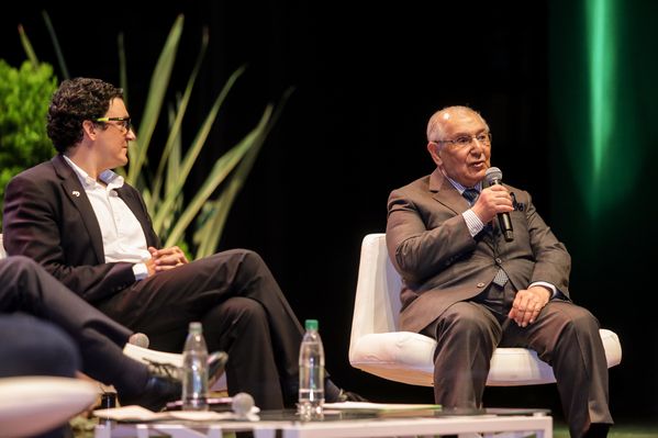 Evento central EPM 60 años 
Evento central EPM 60 años        
Fecha: Agosto 12 de 2015. Lugar: Medellín – Teatro Metropolitano
Para descargar esta fotografía en alta resolución, haga clic sobre la imagen hasta que la misma se despliegue en la pantalla completa; luego dé clic derecho y elija la opción "guardar imagen como". 
En caso de publicación por cualquier medio, solicitamos acompañarla del crédito: "Foto EPM"
Palabras clave: Evento central EPM 60 años