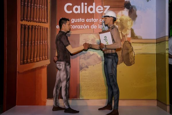 Evento central EPM 60 años 
Evento central EPM 60 años        
Fecha: Agosto 12 de 2015. Lugar: Medellín – Teatro Metropolitano
Para descargar esta fotografía en alta resolución, haga clic sobre la imagen hasta que la misma se despliegue en la pantalla completa; luego dé clic derecho y elija la opción "guardar imagen como". 
En caso de publicación por cualquier medio, solicitamos acompañarla del crédito: "Foto EPM"
Palabras clave: Evento central EPM 60 años