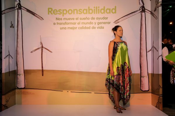 Evento central EPM 60 años 
Evento central EPM 60 años        
Fecha: Agosto 12 de 2015. Lugar: Medellín – Teatro Metropolitano
Para descargar esta fotografía en alta resolución, haga clic sobre la imagen hasta que la misma se despliegue en la pantalla completa; luego dé clic derecho y elija la opción "guardar imagen como". 
En caso de publicación por cualquier medio, solicitamos acompañarla del crédito: "Foto EPM"
Palabras clave: Evento central EPM 60 años