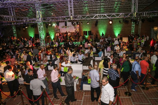 Evento central EPM 60 años 
Evento central EPM 60 años        
Fecha: Agosto 12 de 2015. Lugar: Medellín – Teatro Metropolitano
Para descargar esta fotografía en alta resolución, haga clic sobre la imagen hasta que la misma se despliegue en la pantalla completa; luego dé clic derecho y elija la opción "guardar imagen como". 
En caso de publicación por cualquier medio, solicitamos acompañarla del crédito: "Foto EPM"
Palabras clave: Evento central EPM 60 años