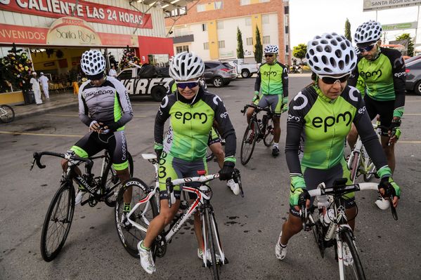Vuelta a Colombia – Etapas de ida y vuelta Ituango 
Vuelta a Colombia – Etapas de ida y vuelta Ituango        
Fecha: Agosto 13 y 14 de 2015. 
Para descargar esta fotografía en alta resolución, haga clic sobre la imagen hasta que la misma se despliegue en la pantalla completa; luego dé clic derecho y elija la opción "guardar imagen como". 
En caso de publicación por cualquier medio, solicitamos acompañarla del crédito: "Foto EPM"

Palabras clave: Vuelta  Colombia  Etapas  ida  vuelta Ituango